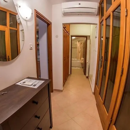 Апартаменты With Parking Space Banjole, - 17398 *