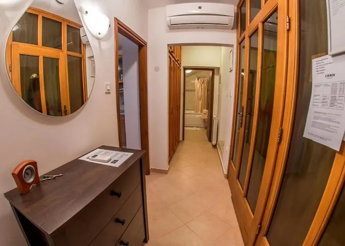 Διαμέρισμα With Parking Space Banjole, - 17398 *