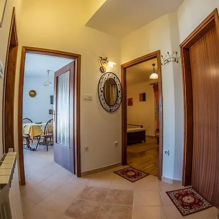 With Parking Space Banjole, - 17398 Daire Pula