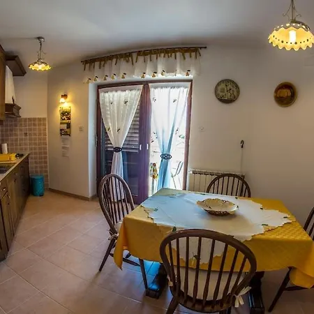 With Parking Space Banjole, - 17398 Apartment *