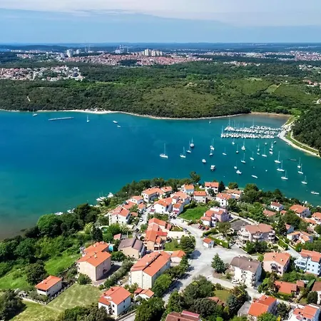 With Parking Space Banjole, - 17398 Pula