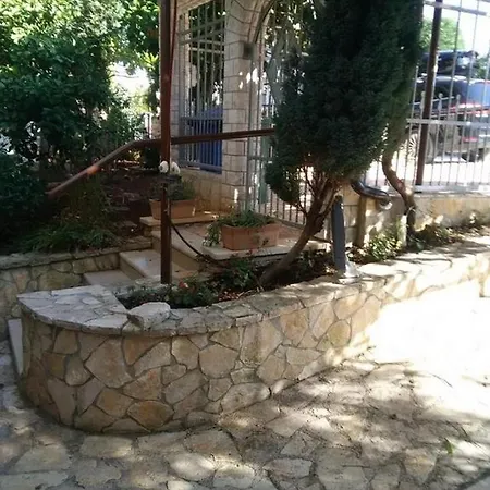 Daire With Parking Space Banjole, - 17398 Pula