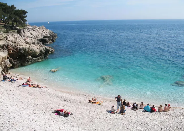 Apartment With Parking Space Banjole, - 17398 *