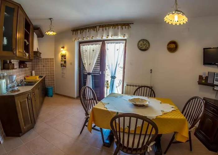 With Parking Space Banjole, - 17398 Apartment *