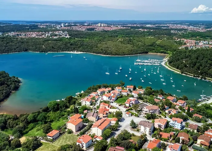 With Parking Space Banjole, - 17398 Pula