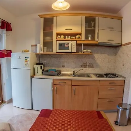 With Parking Space Banjole, - 17398 * 풀라