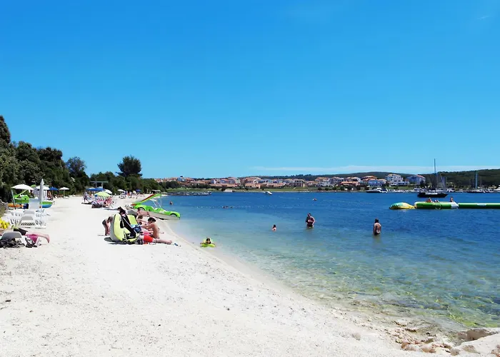 With Parking Space Banjole, - 17398 Appartement Pula